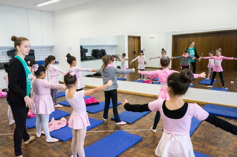 De ballet clÃ¡ssico a desenho para vestibular: FCC retoma os cursos nas Regionais