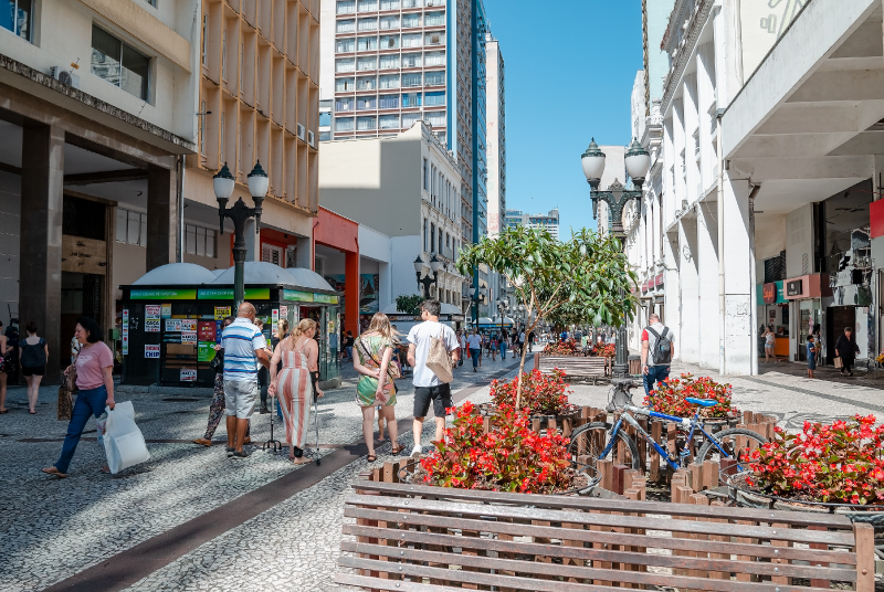 Curitiba retira obrigatoriedade do uso de mÃ¡scaras em locais fechados, exceto em serviÃ§os de saÃºde